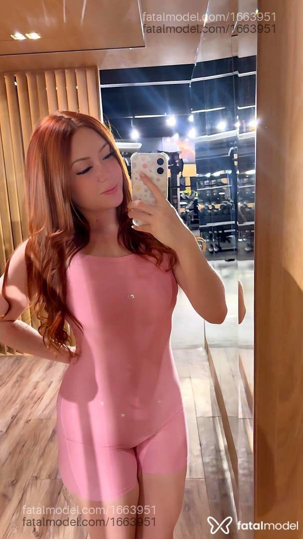 Acompanhante mulher ruiva (o) de olhos pretos - Melissa Manauara