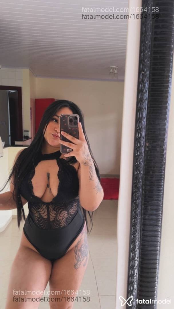 Acompanhante mulher morena (o) de olhos pretos - Lua bella