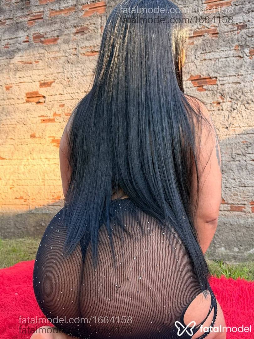 Acompanhante mulher morena (o) de olhos pretos - Lua bella