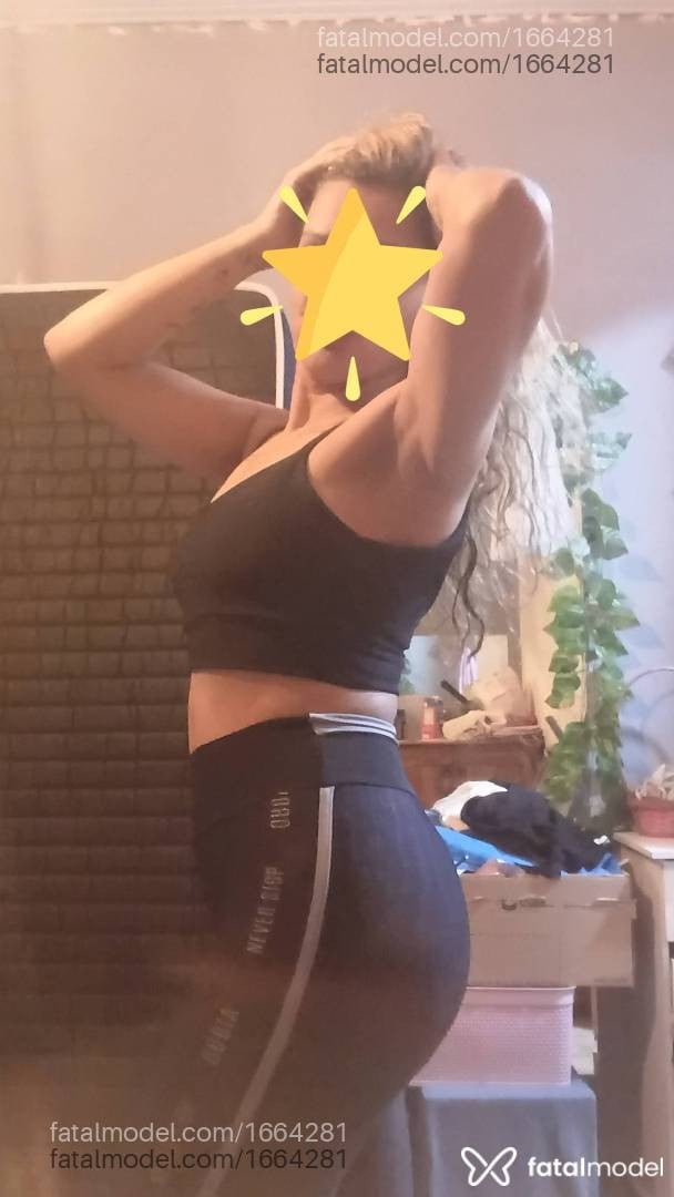 Acompanhante mulher com cabelo colorido de olhos castanhos - Alana