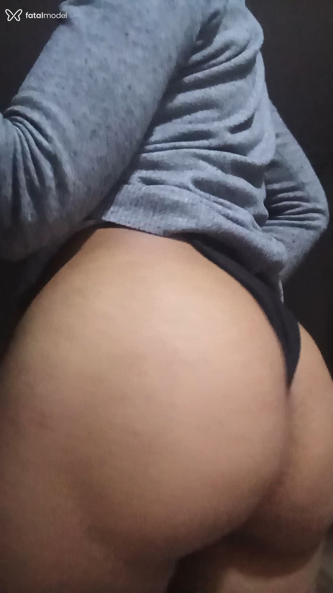 Acompanhante mulher com cabelo colorido de olhos castanhos - Alana Acompanhante mulher com cabelo colorido de olhos castanhos - Alana