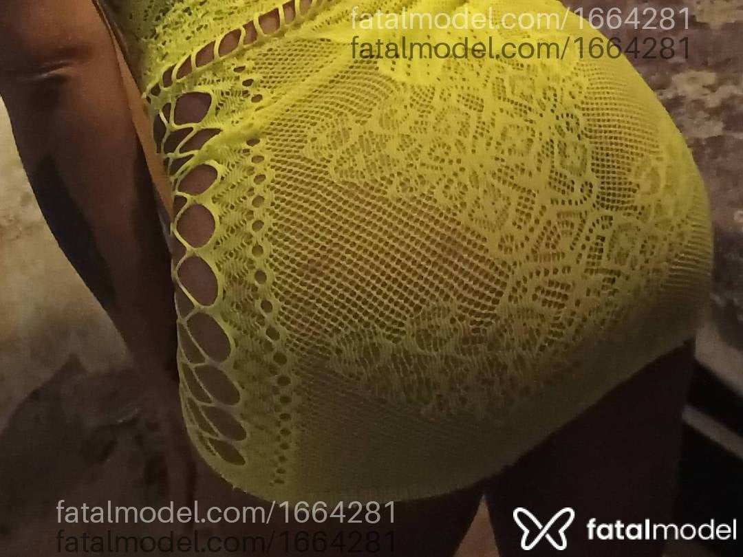 Acompanhante mulher com cabelo colorido de olhos castanhos - Alana