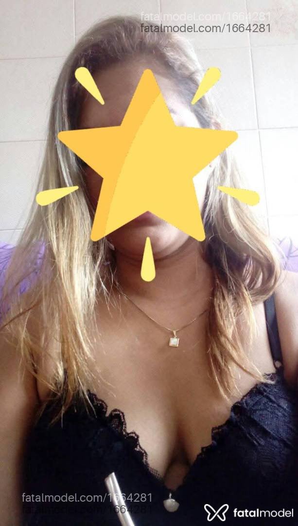 Acompanhante mulher com cabelo colorido de olhos castanhos - Alana