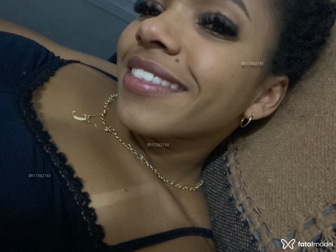 Acompanhante mulher com cabelo castanho de olhos castanhos em Cuiabá - Camila