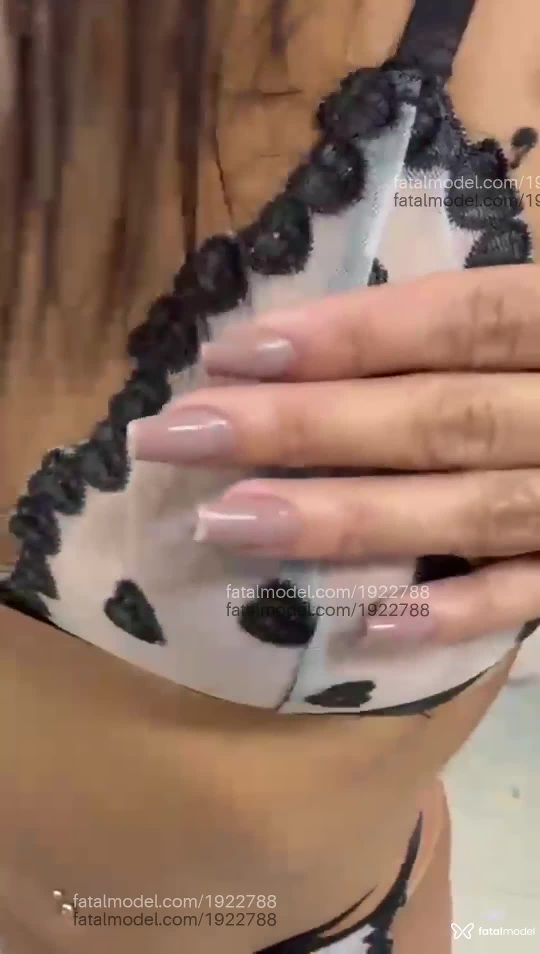 Acompanhante mulher com cabelo castanho de olhos pretos em Rio de Janeiro - Karinadouber