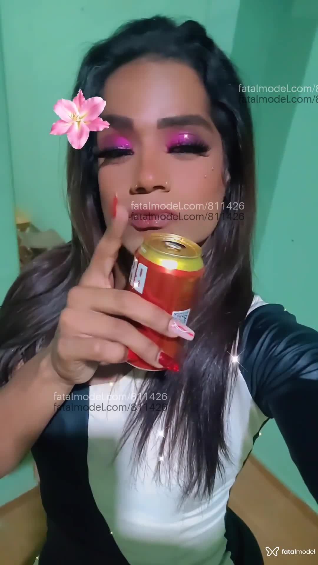 Acompanhante mulher trans com cabelo castanho de olhos castanhos em Uberlândia - Jackellyne Albuque