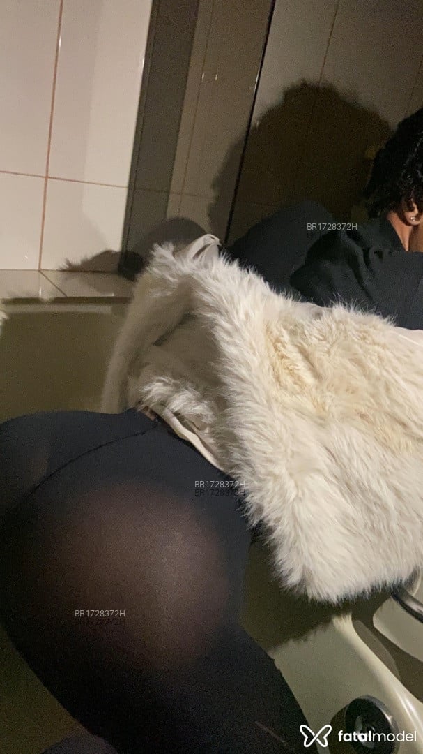 Acompanhante homem com cabelo castanho de olhos pretos em São Paulo - crysbedoya