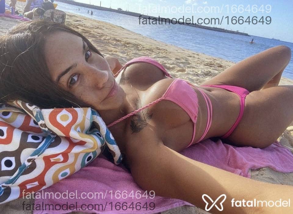 Acompanhante mulher trans loira (o) de olhos castanhos - LIANDRA PEIXES