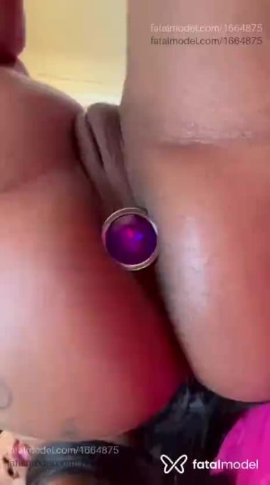 Acompanhante mulher com cabelo castanho de olhos pretos em Praia Grande Acompanhante mulher com cabelo castanho de olhos pretos em Praia Grande - Maitê Soares