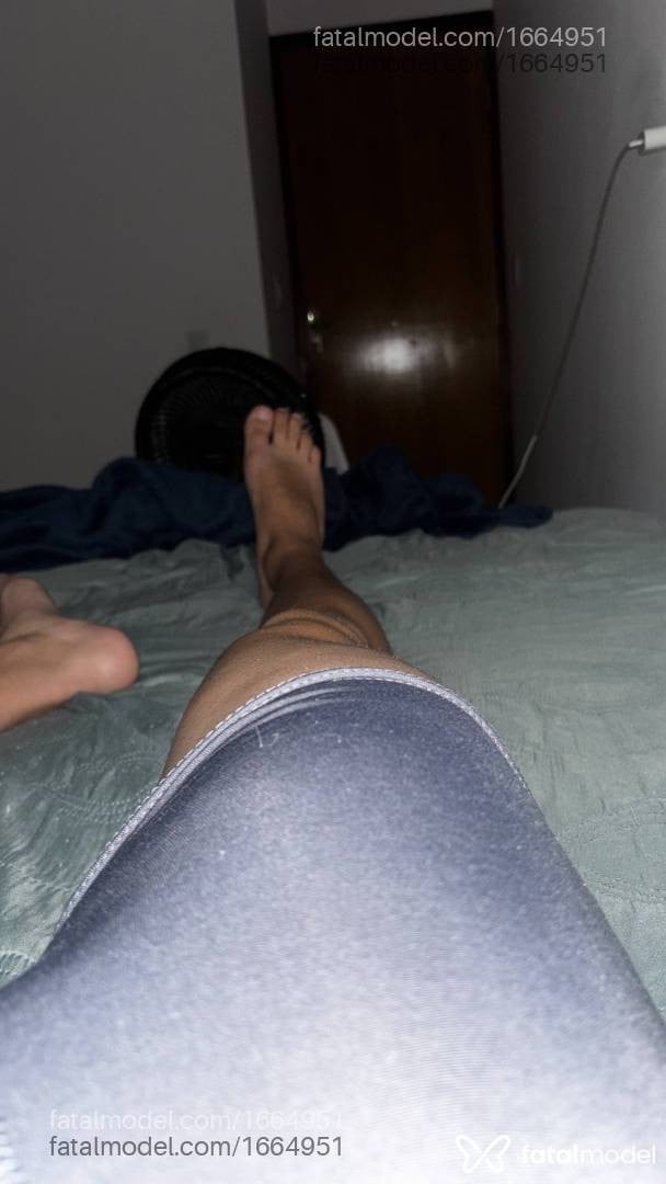 Acompanhante homem com cabelo castanho de olhos azuis - Diogo