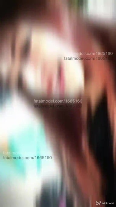 Acompanhante mulher com cabelo colorido de olhos castanhos - Eduarda Benayon Acompanhante mulher com cabelo colorido de olhos castanhos - Eduarda Benayon