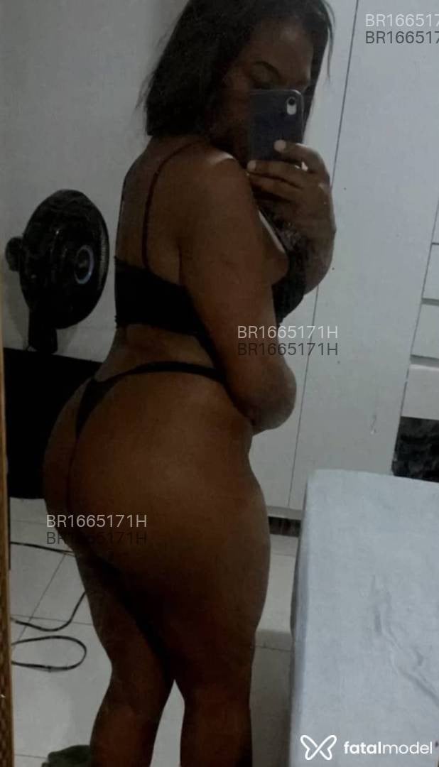 Acompanhante travesti morena (o) de olhos pretos - Natasha