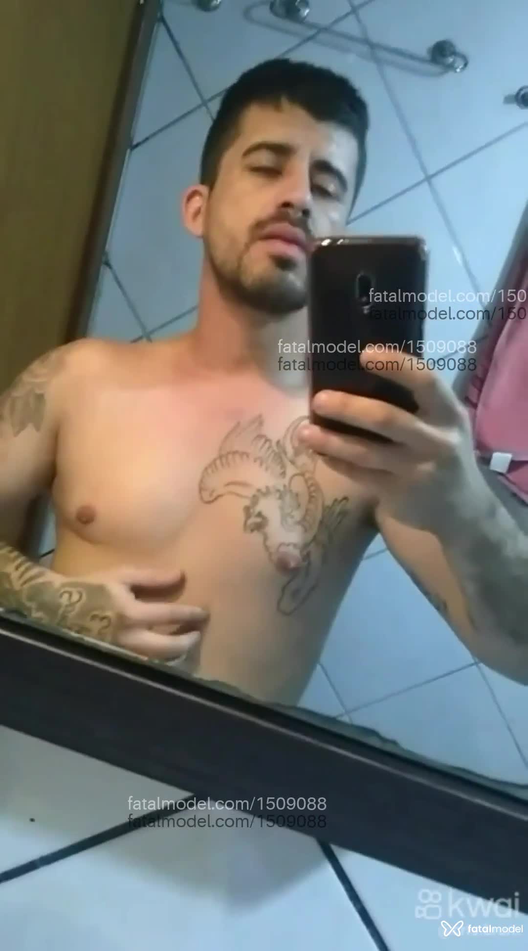 Acompanhante homem morena (o) de olhos castanhos em Cachoeirinha - Diogo Martins