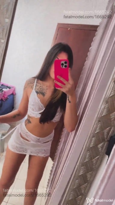 Acompanhante mulher morena (o) de olhos castanhos - Isabella