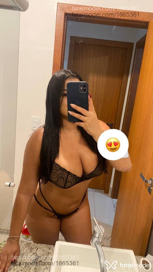 Acompanhante mulher morena (o) de olhos castanhos - Júlia gomes