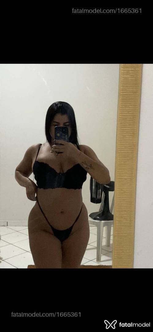 Acompanhante mulher morena (o) de olhos castanhos - Júlia gomes