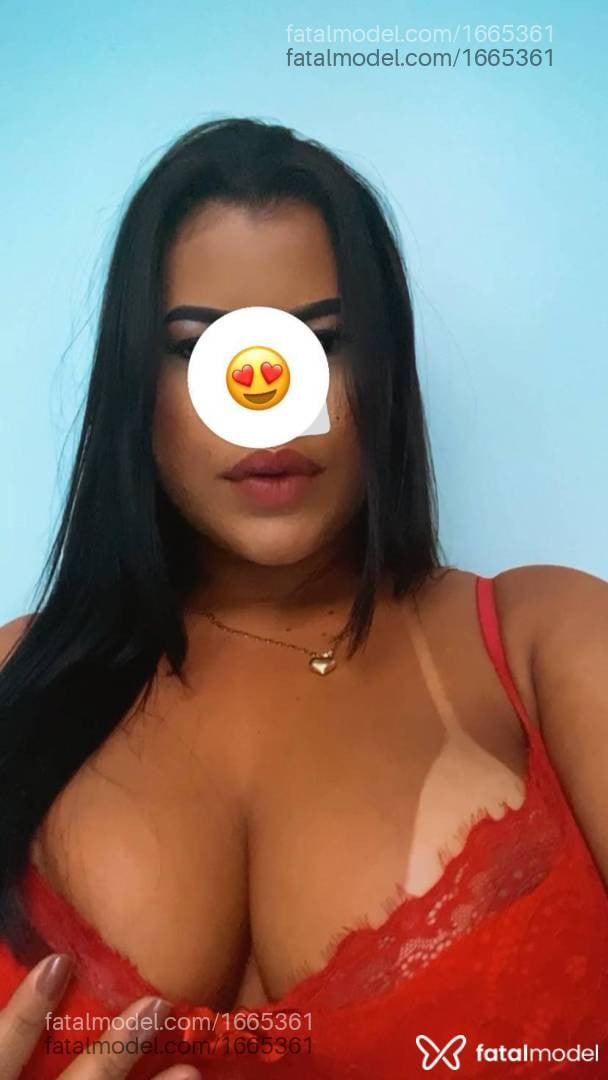 Acompanhante mulher morena (o) de olhos castanhos - Júlia gomes