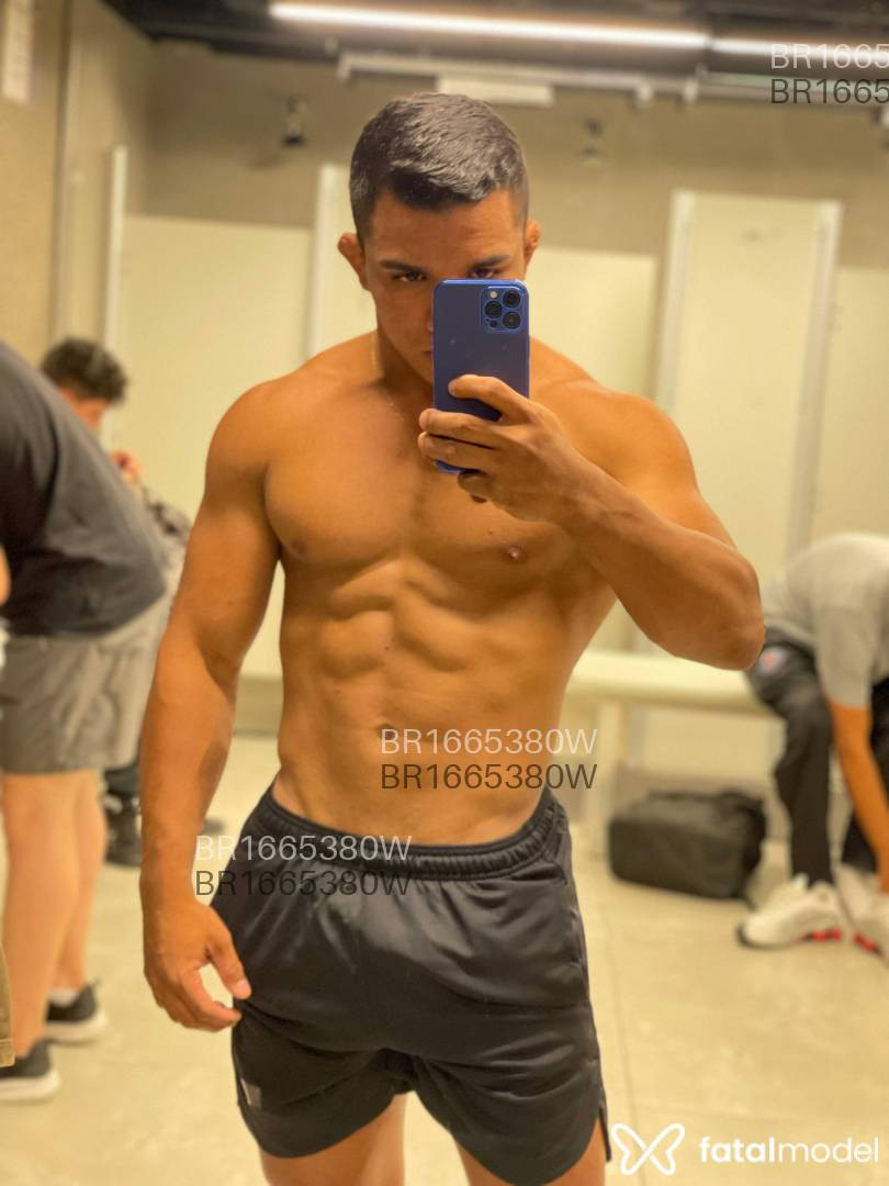 Acompanhante homem morena (o) de olhos castanhos em Virtual Acompanhante homem morena (o) de olhos castanhos em Virtual - Paulo