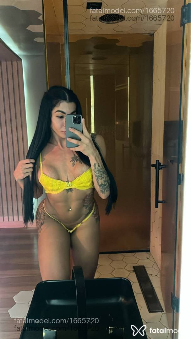 Acompanhante travesti morena (o) de olhos pretos em Curitiba - Gabriella Moura