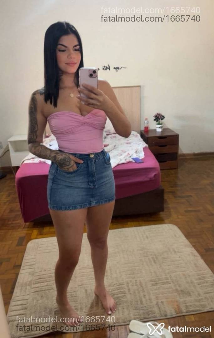 Acompanhante mulher com cabelo castanho de olhos pretos - Helenna