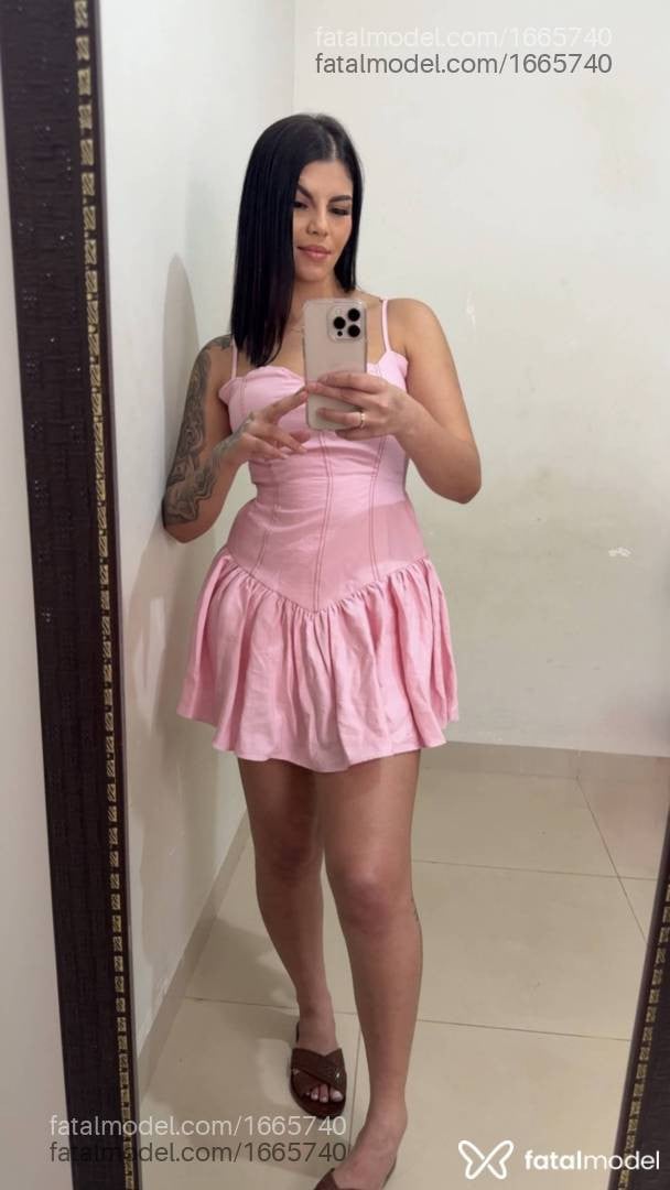 Acompanhante mulher com cabelo castanho de olhos pretos - Helenna
