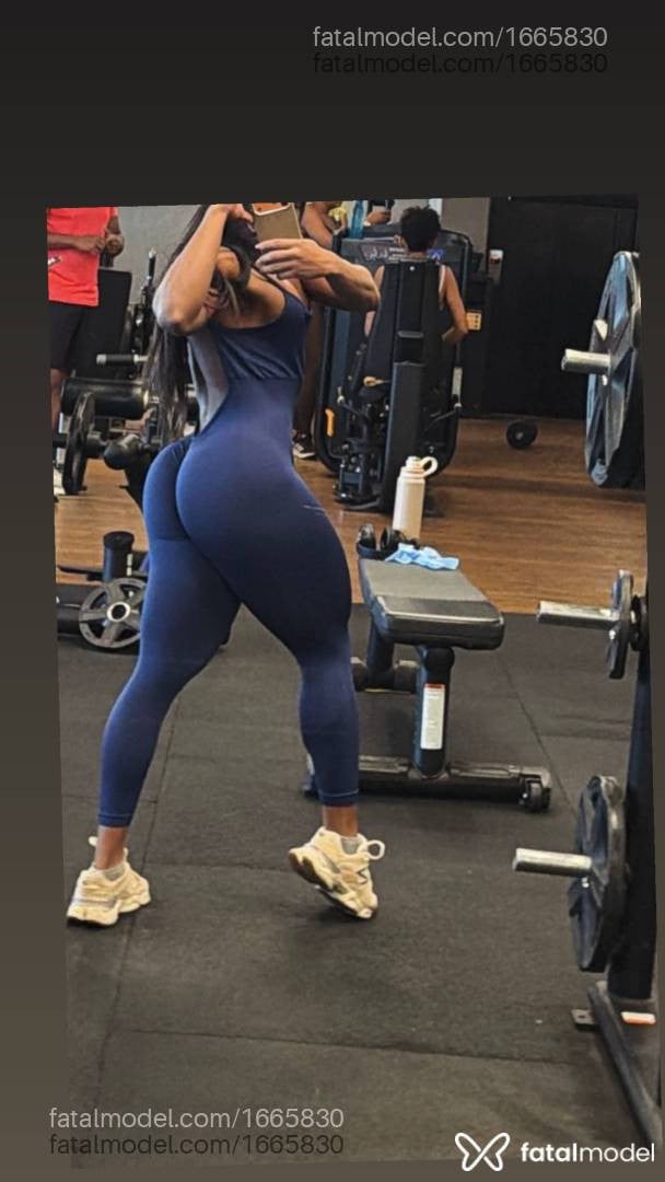 Acompanhante mulher morena (o) de olhos pretos - Raissa