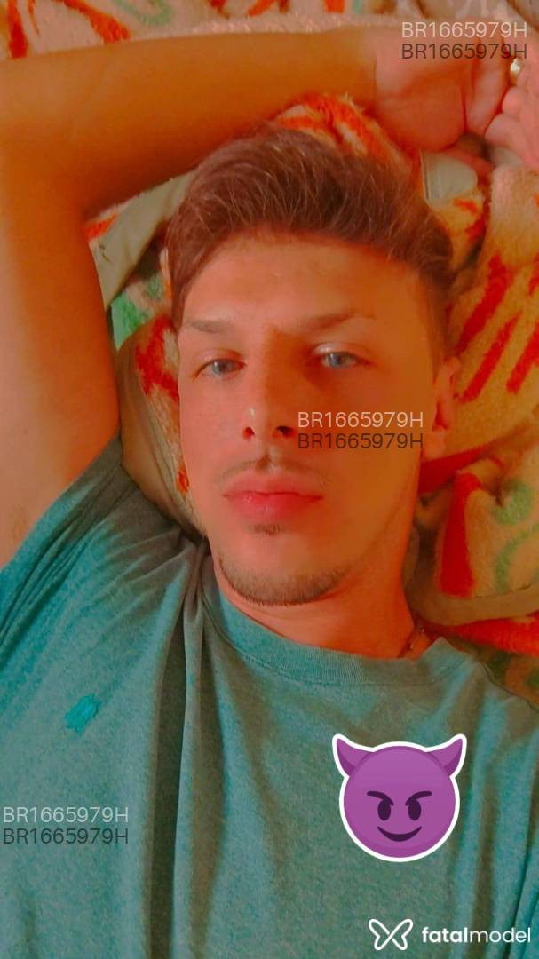 Acompanhante homem loira (o) de olhos azuis em Porto Alegre - Loirinho
