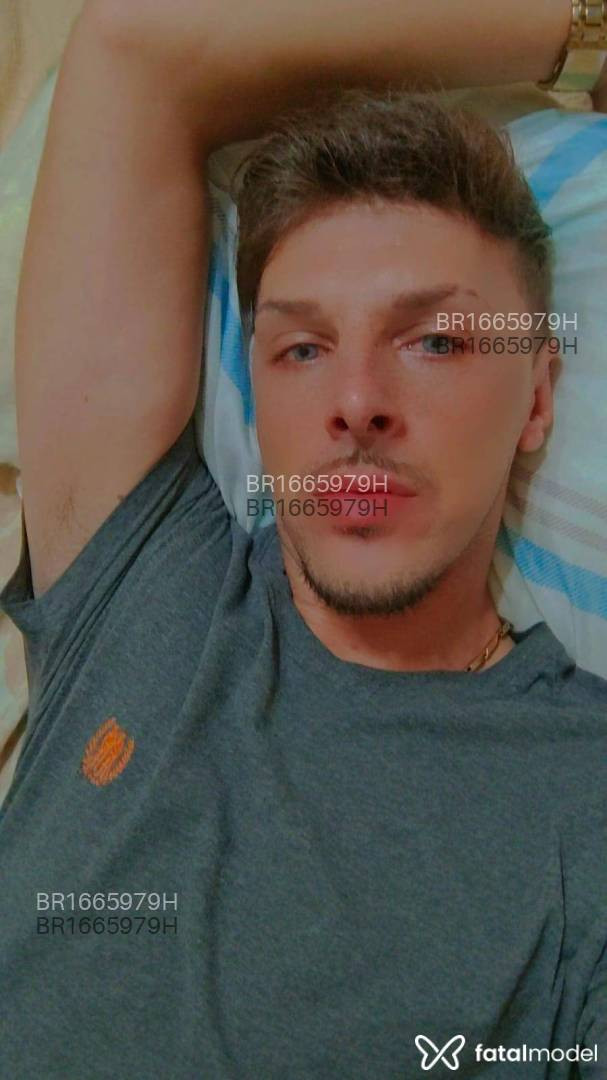 Acompanhante homem loira (o) de olhos azuis em Porto Alegre - Loirinho