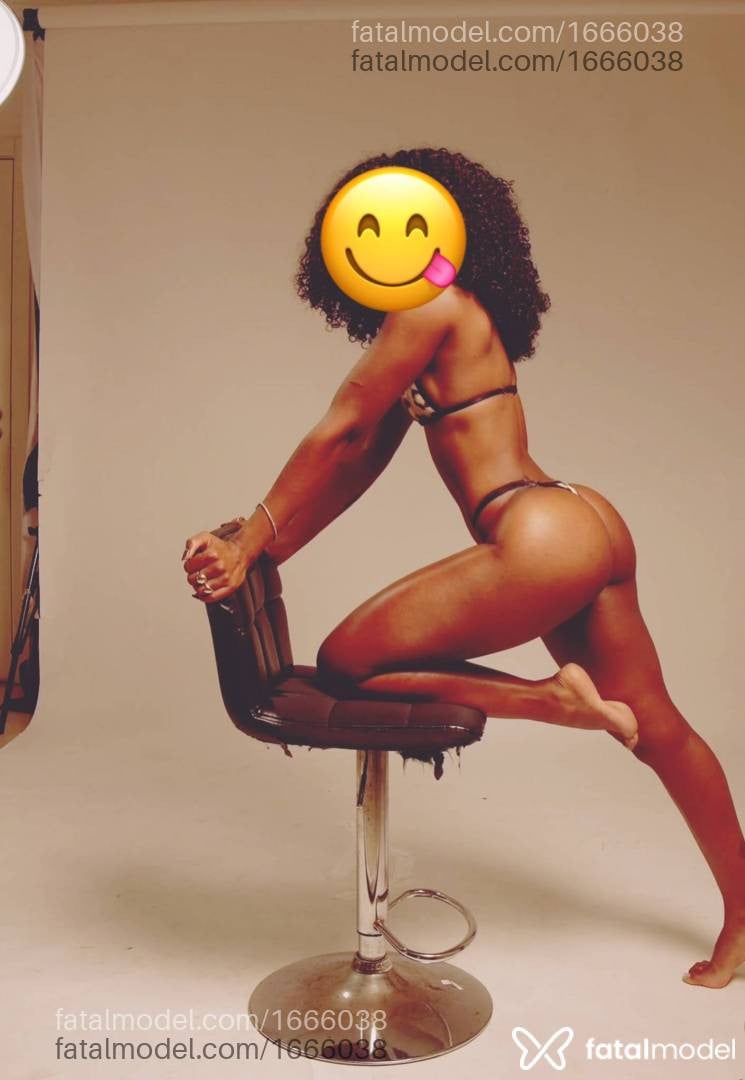 Acompanhante mulher morena (o) de olhos castanhos - Mirella Camilly