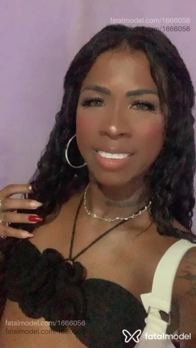 Acompanhante mulher trans morena (o) de olhos mel - Evellyn Bastos Acompanhante mulher trans morena (o) de olhos mel - Evellyn Bastos