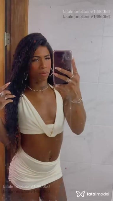Acompanhante mulher trans morena (o) de olhos mel em Colatina - Evellyn Bastos