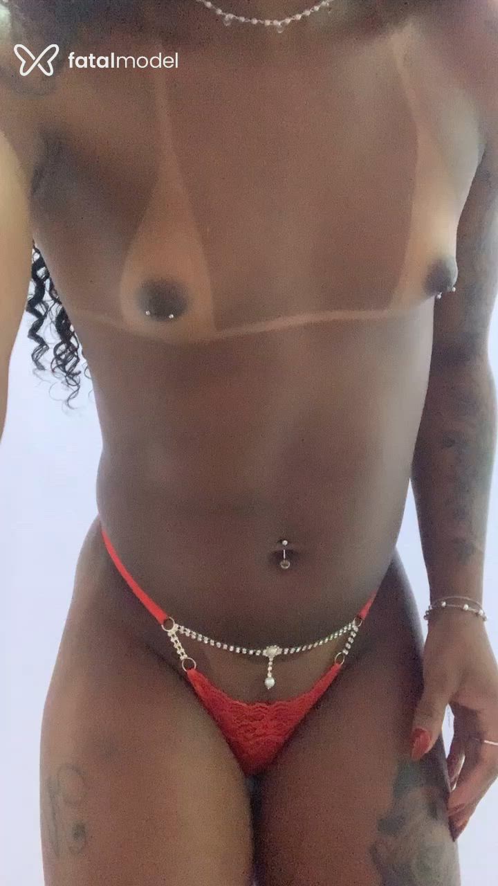 Acompanhante mulher trans morena (o) de olhos mel - Evellyn Bastos Acompanhante mulher trans morena (o) de olhos mel - Evellyn Bastos