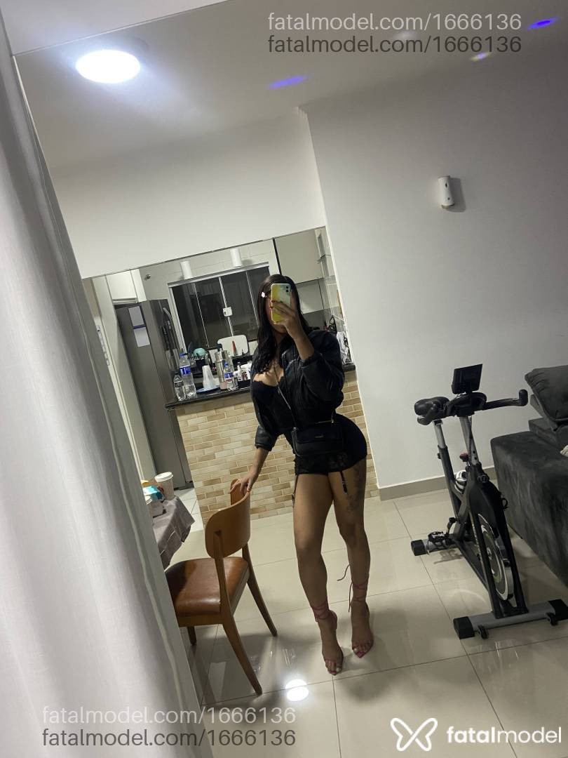 Acompanhante mulher trans morena (o) de olhos castanhos - Angelotti