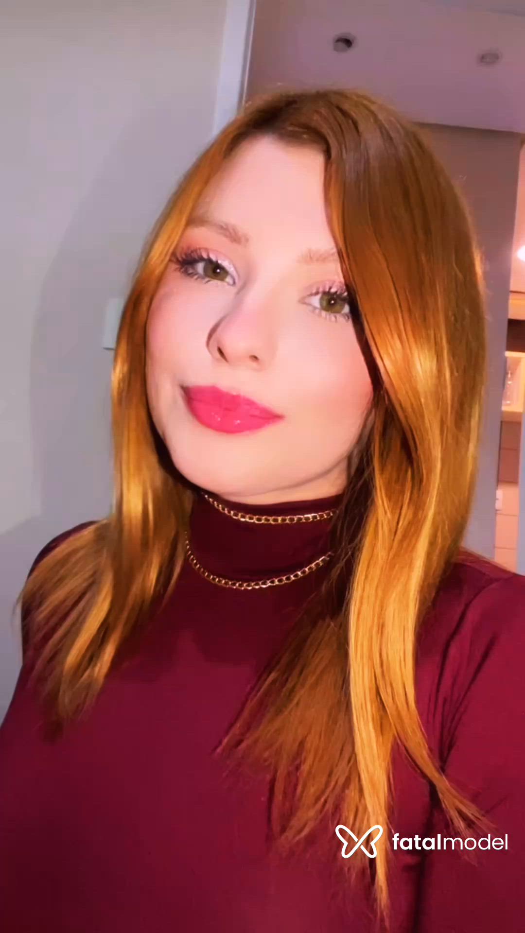 Acompanhante mulher ruiva (o) de olhos verdes - Miiih