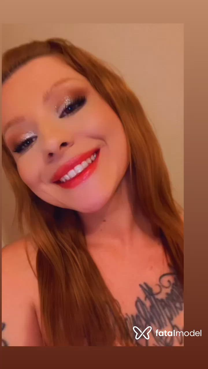 Acompanhante mulher ruiva (o) de olhos verdes - Miiih