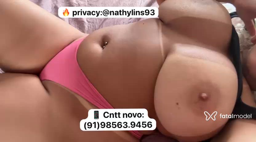 Acompanhante mulher loira (o) de olhos castanhos - Natthy Lins
