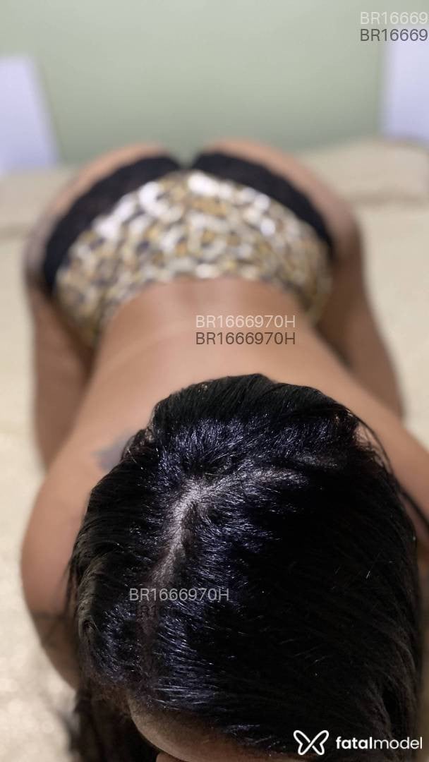 Acompanhante mulher morena (o) de olhos verdes em Macaé - Fernanda