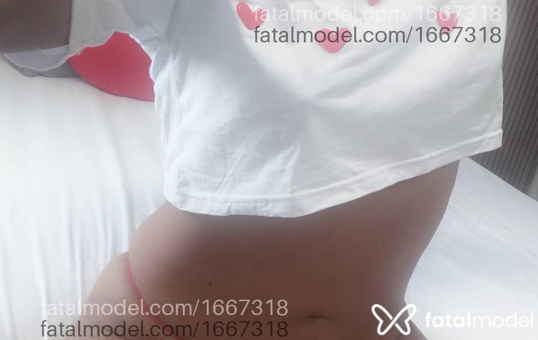 Acompanhante mulher com cabelo colorido de olhos pretos em Virtual - Briana