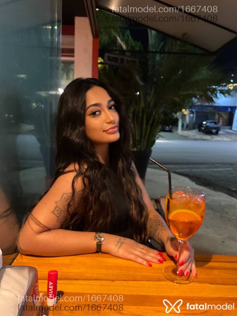 Acompanhante mulher com cabelo castanho de olhos castanhos em Virtual - Mirela
