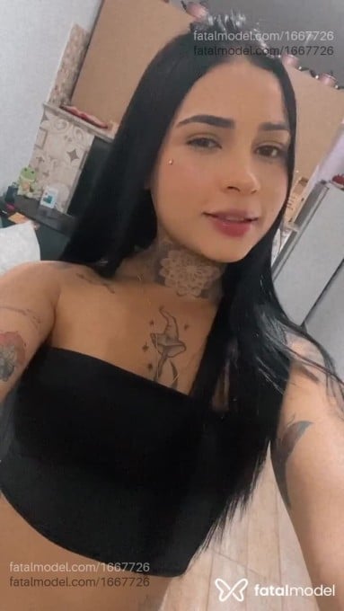 Acompanhante mulher morena (o) de olhos mel - Luna Acompanhante mulher morena (o) de olhos mel - Luna