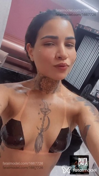 Acompanhante mulher morena (o) de olhos mel - Luna Acompanhante mulher morena (o) de olhos mel - Luna