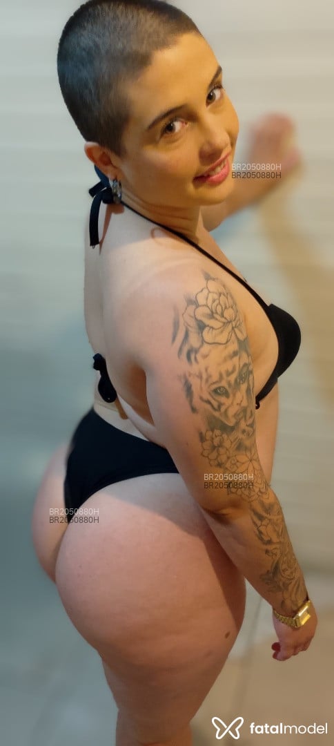 Acompanhante mulher com cabelo castanho de olhos verdes - Sandrinha Acompanhante mulher com cabelo castanho de olhos verdes - Sandrinha