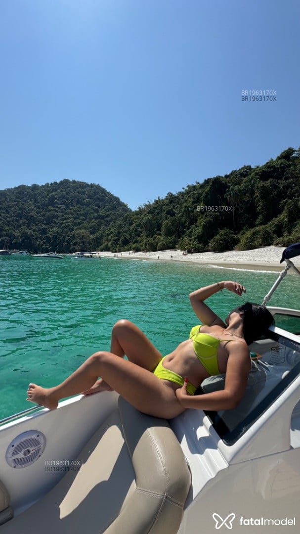 Acompanhante mulher morena (o) de olhos verdes em Rio de Janeiro - Lia Ganzarolli