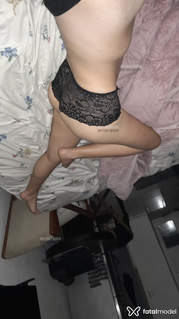 Acompanhante mulher com cabelo castanho de olhos azuis em Rio de Janeiro - Beta