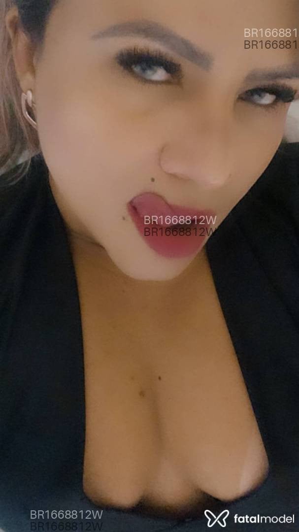 Acompanhante mulher loira (o) de olhos verdes em Joinville - Melissa