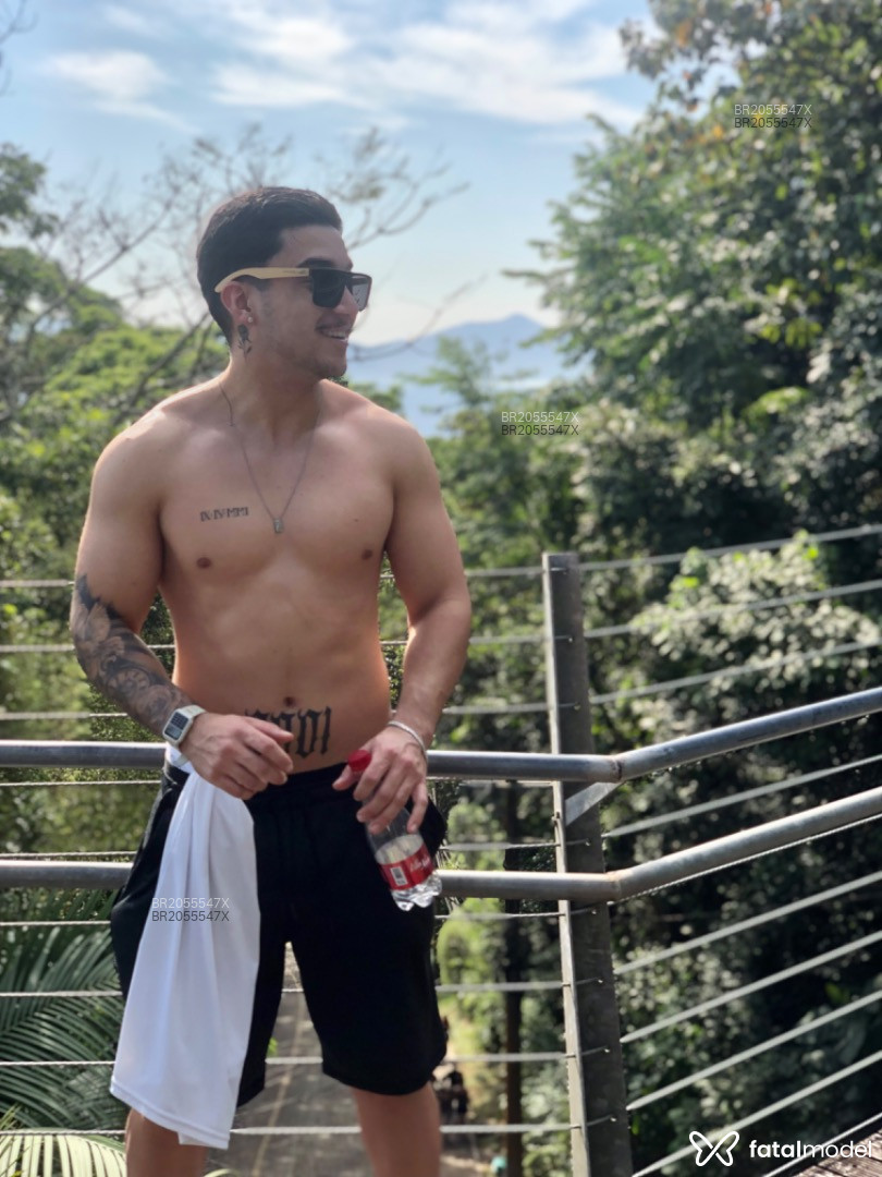 Acompanhante homem morena (o) de olhos castanhos em Virtual - Kagumo
