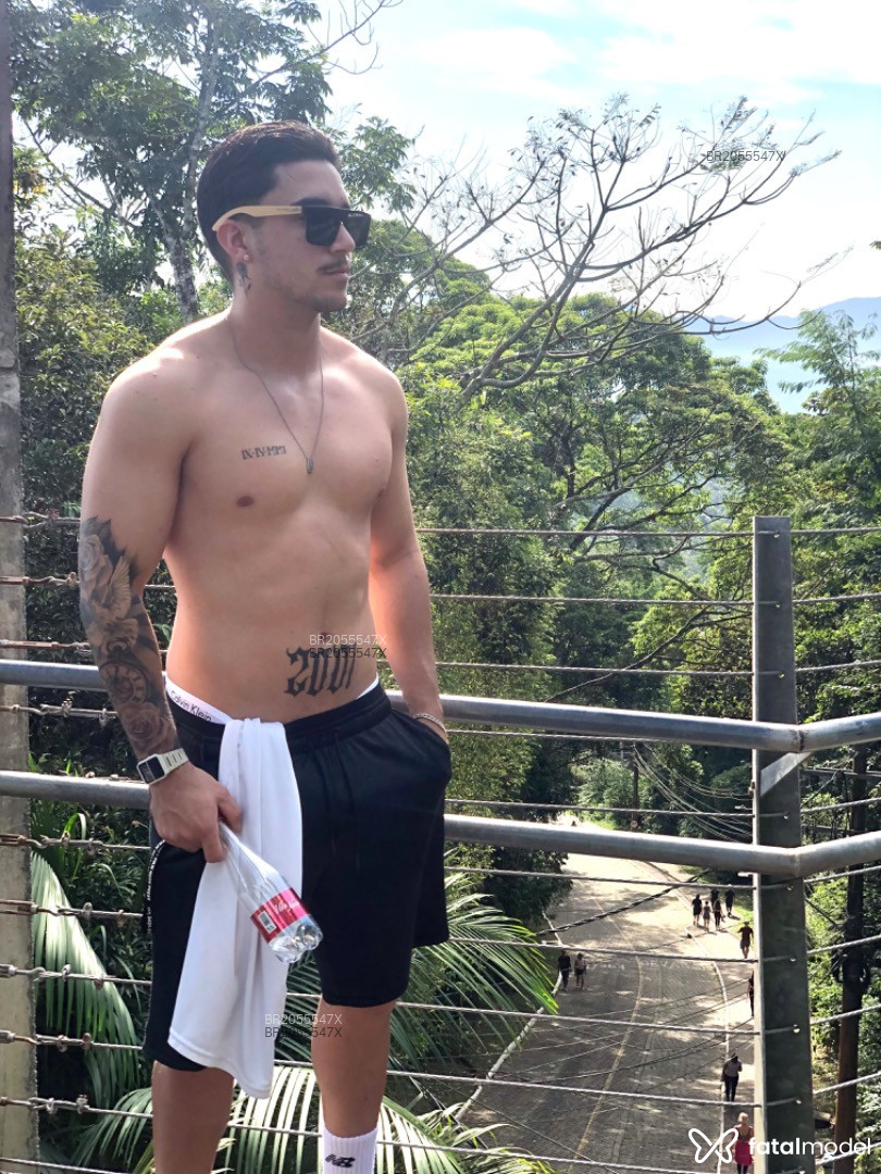 Acompanhante homem morena (o) de olhos castanhos em Virtual - Kagumo