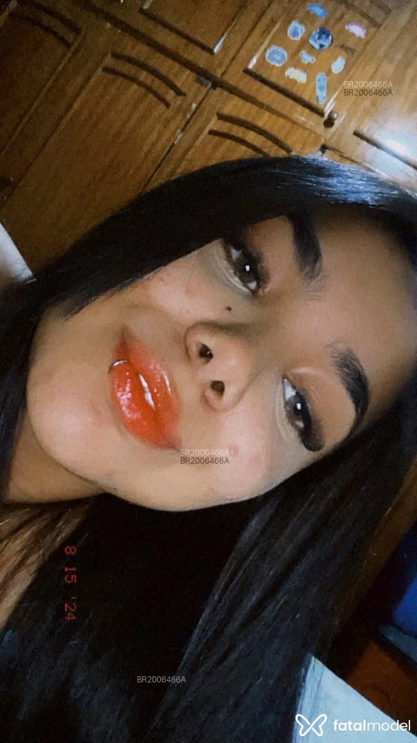 Acompanhante mulher com cabelo castanho de olhos pretos em Aparecida de Goiânia - Angela Maria