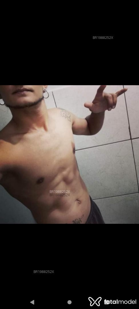 Acompanhante homem com cabelo castanho de olhos castanhos - Miguel Scoth
