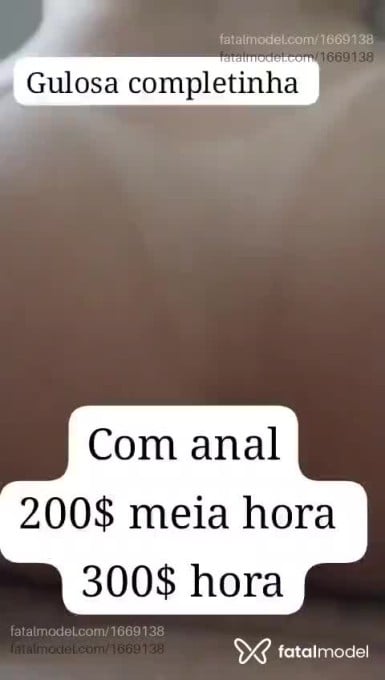 Acompanhante mulher loira (o) de olhos castanhos - Dalila Gavassy